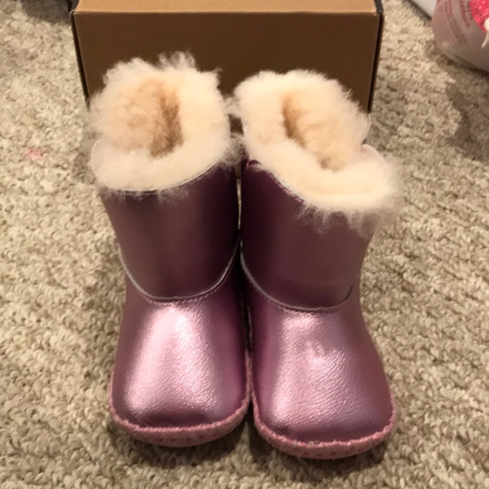 Pink metallic uggs baby size 2/3